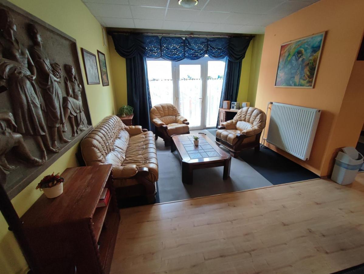 Hotel Beke Sziget Komló Buitenkant foto