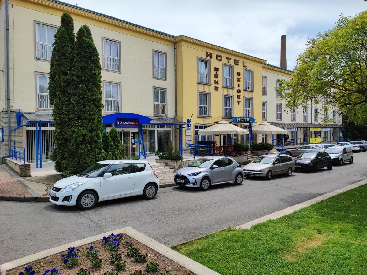 Hotel Beke Sziget Komló Buitenkant foto
