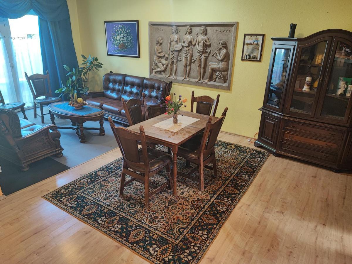 Hotel Beke Sziget Komló Buitenkant foto