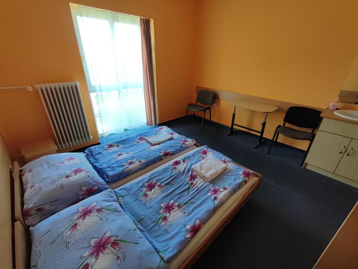 Hotel Beke Sziget Komló Buitenkant foto